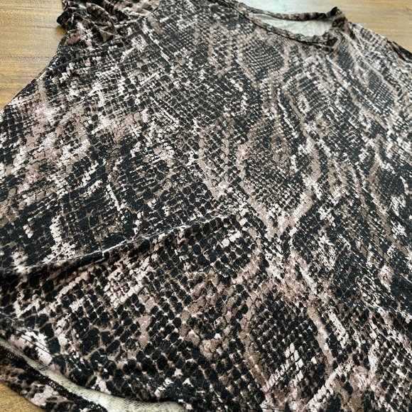 Maurices Snake Print 24/7 Tee - Picture 2 of 3